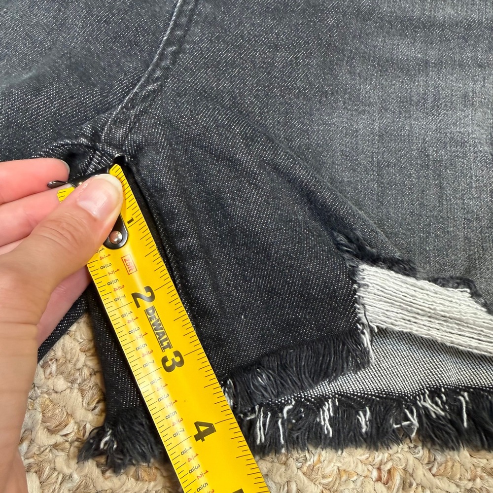 NWT Risen Jeans Womens High Rise Distressed Denim Shorts Black Summer Size L - Picture 9 of 9